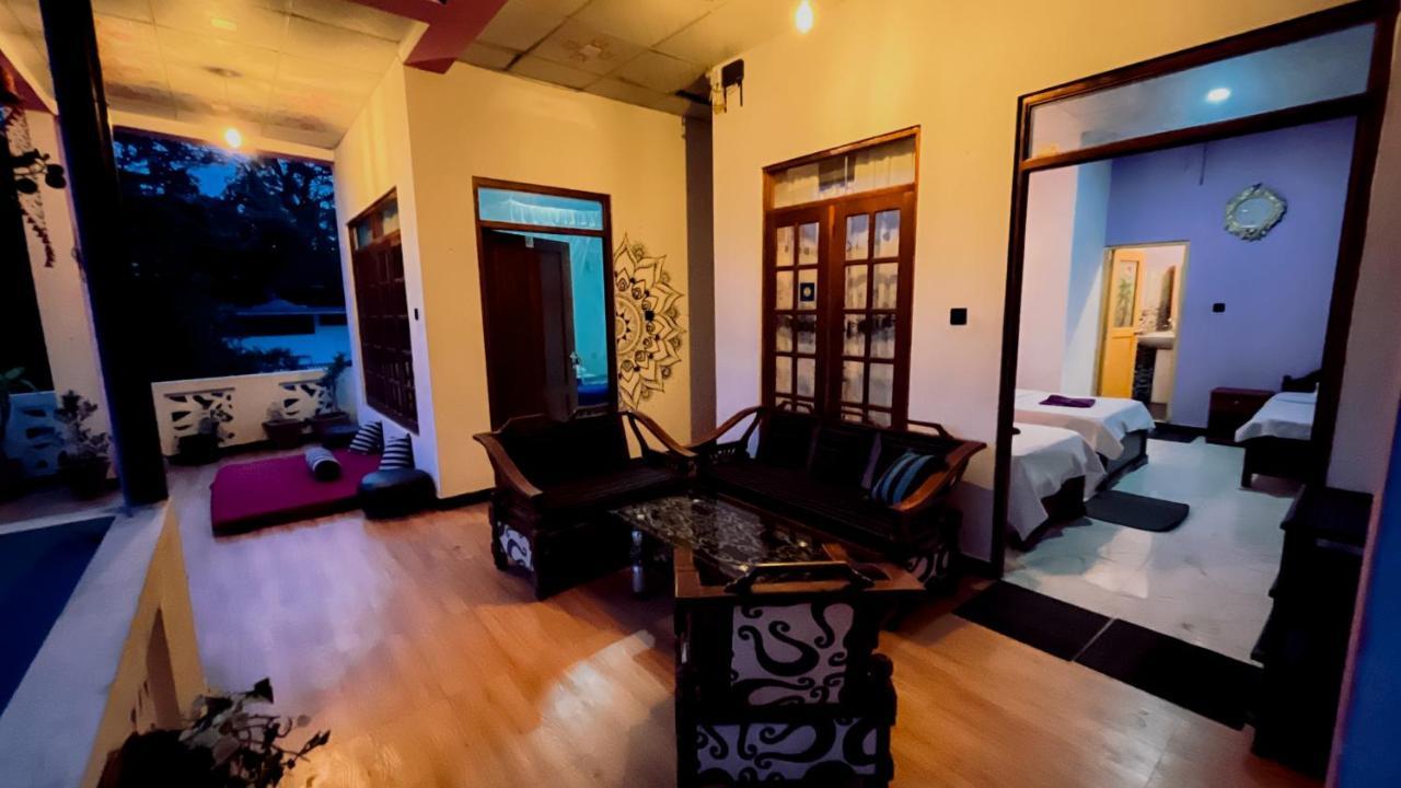Adhi'S Place Элла Экстерьер фото